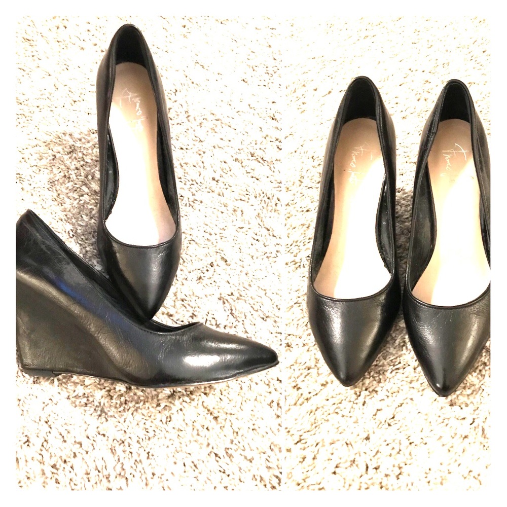 Like new Franco Sarto black wedge.